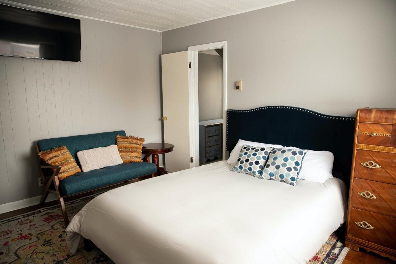 Charming French Studio Apartment ลารามี ภายนอก รูปภาพ